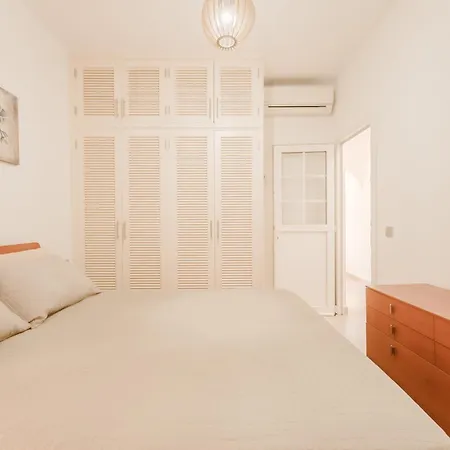 Nyaraló Old Town Reina Sofia 3 *