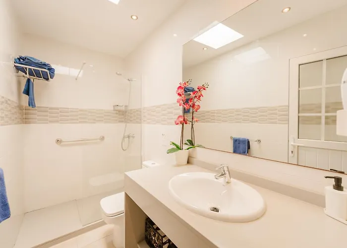 بيت للعطل Old Town Reina Sofia 3 *